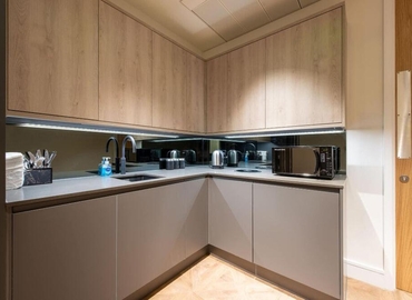 Business center 70 Pall Mall, St James's SW1Y 5NQ The City of London