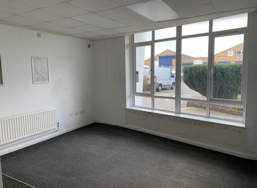 10 m² Business space in South London, Vulcan Way (CR0 9UG) - 4 | MatchOffice.com