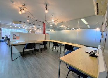 Business center 10 Warple Mews, Warple Way W3 0RF West London
