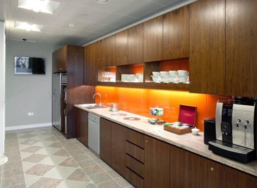 Business center Level 18, 40 Bank Street, Canary Wharf E14 5NR East London