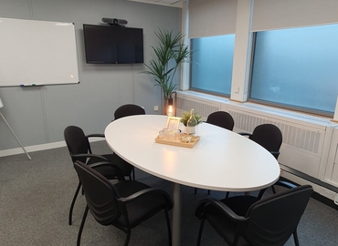 Business center 91 Waterloo Road SE1 8RT Cardiff