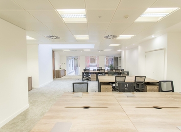 Business center 4 Cavendish Square W1G 0PG The City of London
