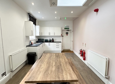 Business center 6 Lower Teddington Road KT1 4ER Kingston upon Thames