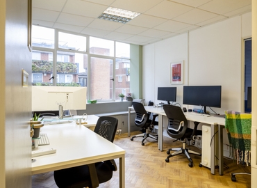 Virtual office space in Surrey, Commercial Way 14 (GU21 6ET) - 1 | MatchOffice.com