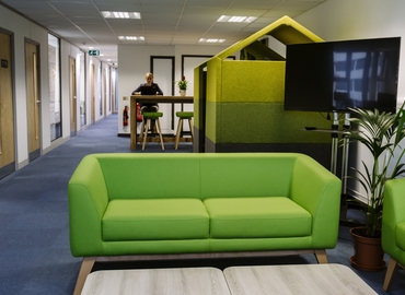 100 m² Shared workspace  in Hampshire, Hampshire Terrace 1 (PO1 2QF) - 1 | MatchOffice.com