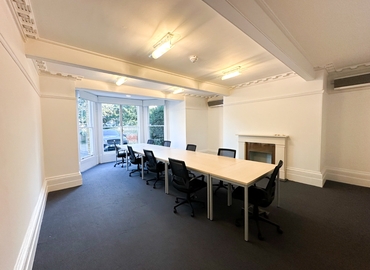 Business center 6 Lower Teddington Road KT1 4ER Kingston upon Thames