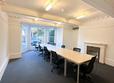 Business center 6 Lower Teddington Road KT1 4ER Kingston upon Thames