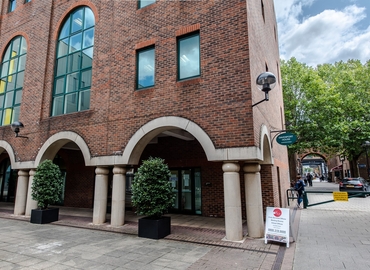  Meeting room for rent in East London, 16 Pepper St, 20 m² - MatchOffice.co.uk