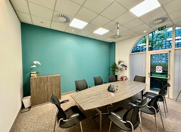  Meeting room for rent in East London, 16 Pepper St, 20 m² - MatchOffice.co.uk
