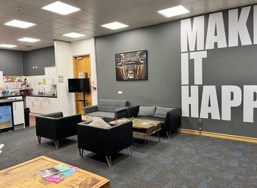 Business center Spectrum House. Beehive Ring Road RH6 0LG Crawley