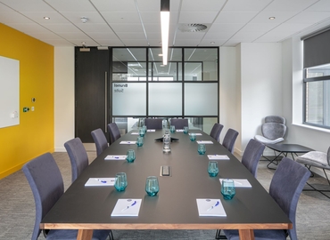 4831 m² Convention center in Telford and Wrekin, Hollinswood Rd (TF2 9TW) - 1 | MatchOffice.com
