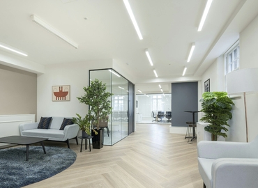 Business center 33 Cavendish Square W1G 0PW West London