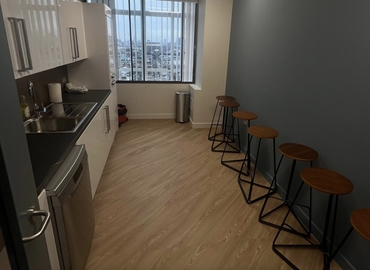 Business center 33 Cavendish Square W1G 0PW West London