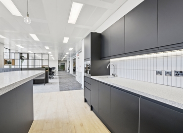 Business center 33 Cavendish Square W1G 0PW West London