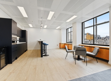 Business center 33 Cavendish Square W1G 0PW West London