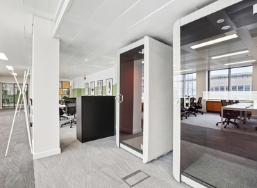 Business center 33 Cavendish Square W1G 0PW West London