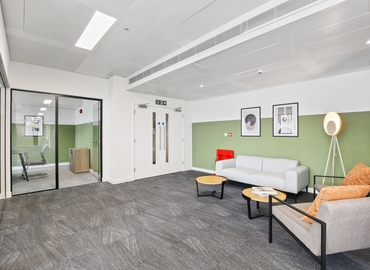 Business center 33 Cavendish Square W1G 0PW West London