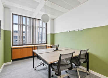 Business center 33 Cavendish Square W1G 0PW West London