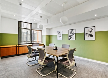 Business center 33 Cavendish Square W1G 0PW West London