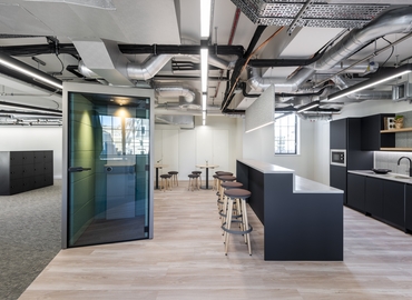 Business center Cannon Street 120 EC4N 6AS Central London