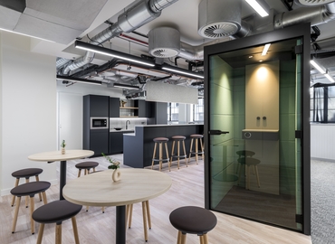 Business center Cannon Street 120 EC4N 6AS Central London