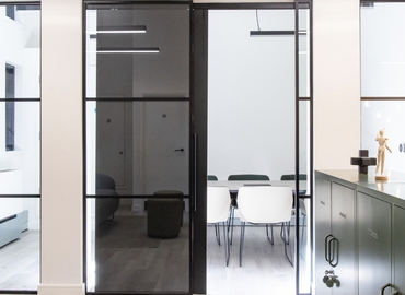 Office Hatchers Yard SE1 3LE East London