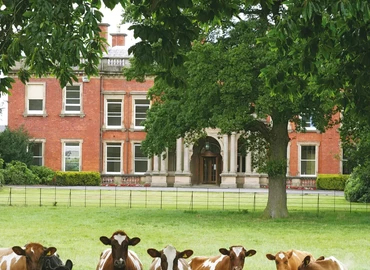 Business center Booths Park, Chelford Road WA16 8QZ Knutsford