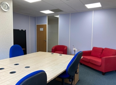 450 m² Serviced office in Basingstoke, Grove House Business Park (RG24 8AG) - 3 | MatchOffice.com