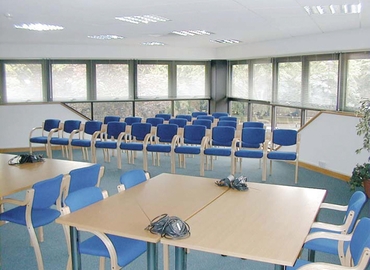 100 m² Meeting room in Reading, Grove House (RG24 8AG) - 1 | MatchOffice