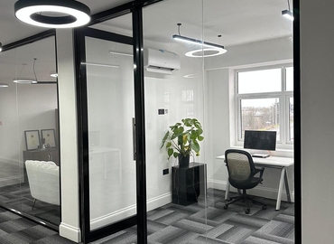  Office rental in North London, Western Avenue 620, 85 m² - MatchOffice.co.uk