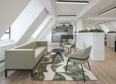 Business center 10-11 Charterhouse Square EC1M 6EE The City of London