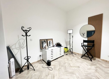 Office High Road Leyton 679 E10 6RA East London