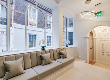 Business center 8 Laurence Pountney Hill EC4R 0BE West London