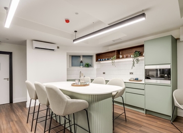 Business center 8 Laurence Pountney Hill EC4R 0BE West London