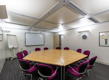 50 m² Business park in Borehamwood, Theobald Street (WD6 4PJ) - 2 | MatchOffice