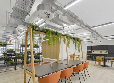 380 m² Serviced office in The City of London, Clifton Street 40 (EC2A 4DX) - 3 | MatchOffice