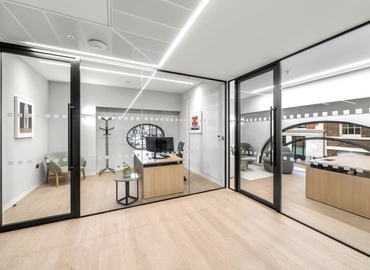 Business center 30 Saint James's Square SW1Y 4AL West London