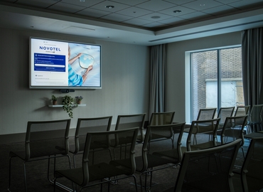  Meeting room in West London, Great West Rd (TW8 0GP) - 1 | MatchOffice