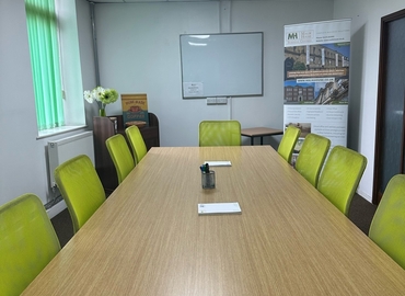 70 m² Business space in Bradford, Oakwood Court (BD8 8JY) - 1 | MatchOffice