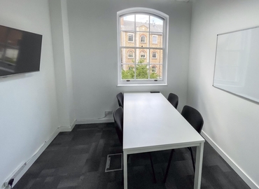 Office Bath Place 2 EC2A 3DR Central London