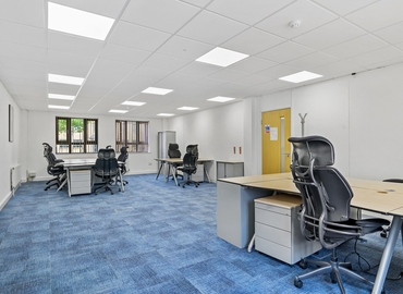 Office Tetbury Road, Cirencester GL7 6JJ Gloucestershire