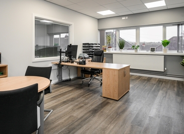  Business center  in Gateshead, Queen Street 117, 200 m² - MatchOffice.co.uk