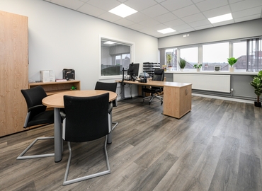  Business center  in Gateshead, Queen Street 117, 200 m² - MatchOffice.co.uk