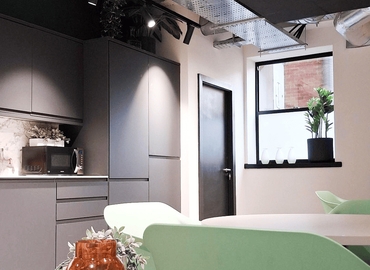  Office rental in West Yorkshire, Albion Place 22, 400 m² - MatchOffice.co.uk