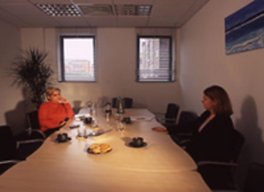 22 m² Business center in Windsor, Thames Court (SL4 1YB) - 1 | MatchOffice.com