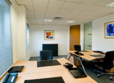 Business centre  in Crawley, Shaw House, 35 m² - MatchOffice.co.uk
