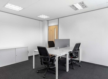 Business centre  in Potters Bar, High Street, 10 m² - MatchOffice.co.uk