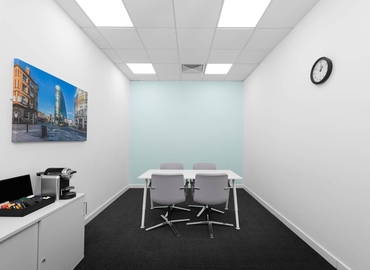 10 m² Coworking space in Manchester, Wilmslow Road (M20 2YY) - 2 | MatchOffice.com