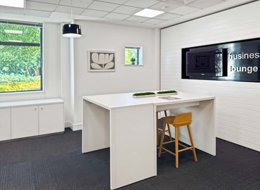 Business centre  in Frimley, Frimley Road, 10 m² - MatchOffice.co.uk