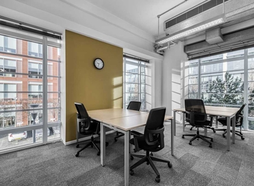 Business centre  in Farnborough, Fowler Avenue, 10 m² - MatchOffice.co.uk